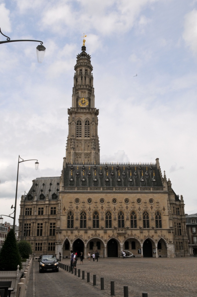 Колокольни городов Бельгии и Франции. Колокольня в городе Аррас.