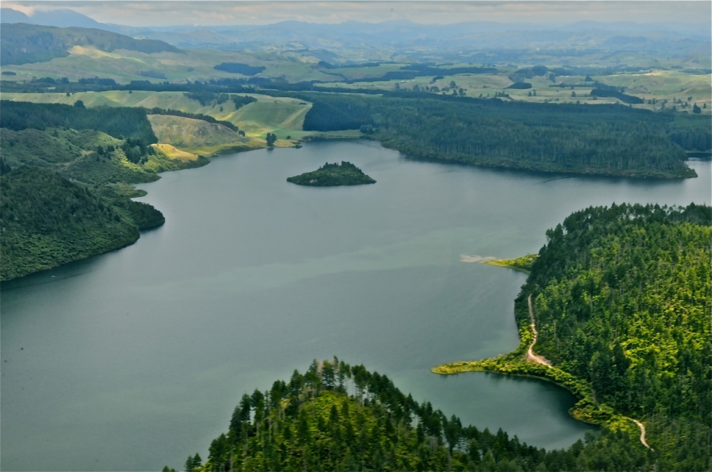 Озеро Ротомахана.