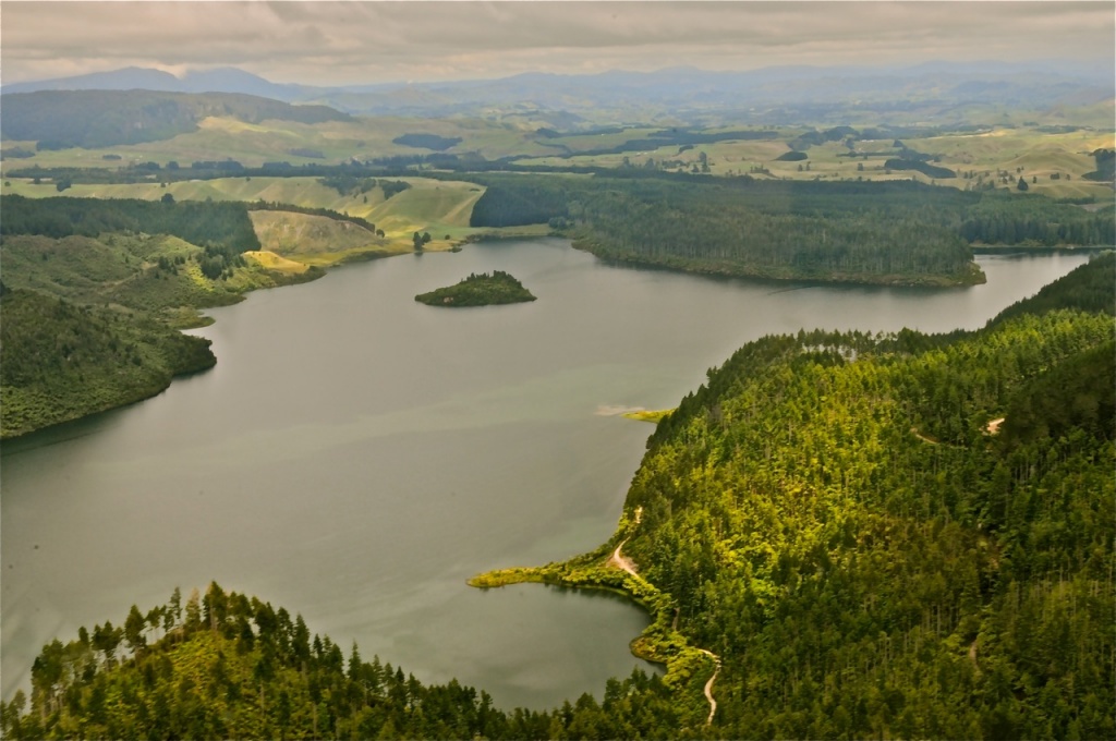 Озеро Ротомахана.