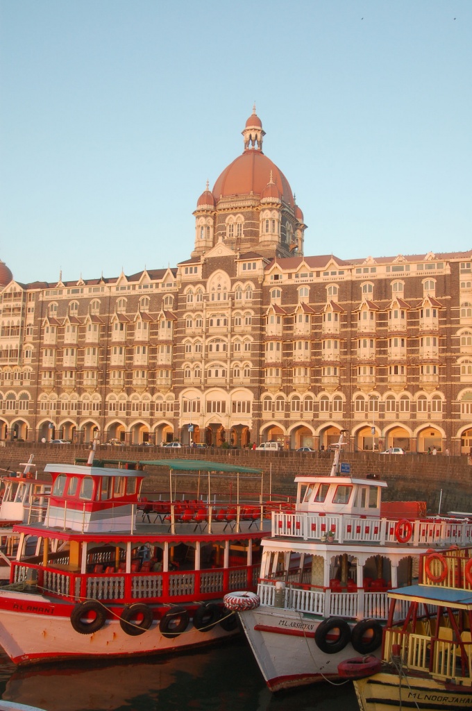 Мумбаи. Отель Тадж-Махал и Ворота Индии.