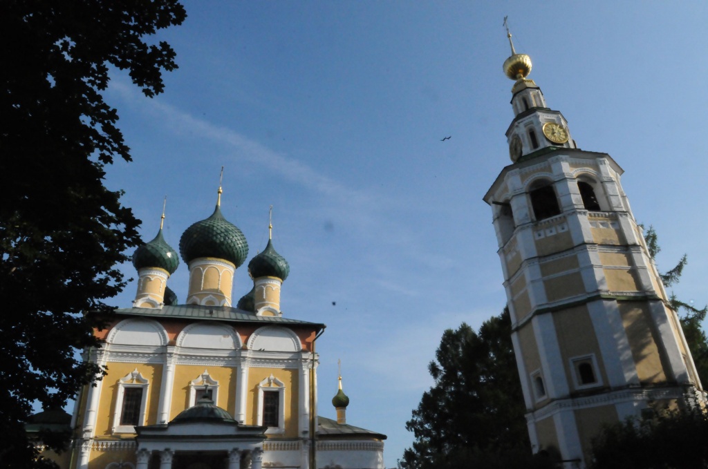 Углич. Кремль и Церковь Дмитрия на крови.