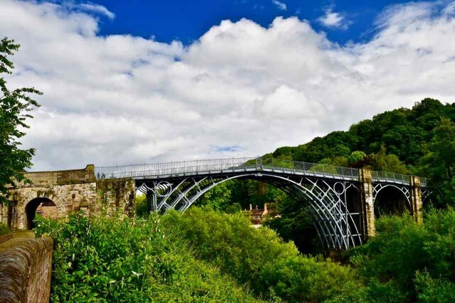 Чугунный мост через реку Северн (Айрон бридж)