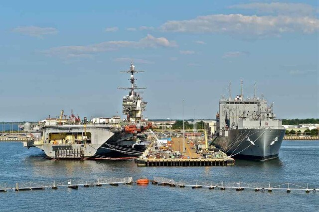 Военно-морская база Норфолк.