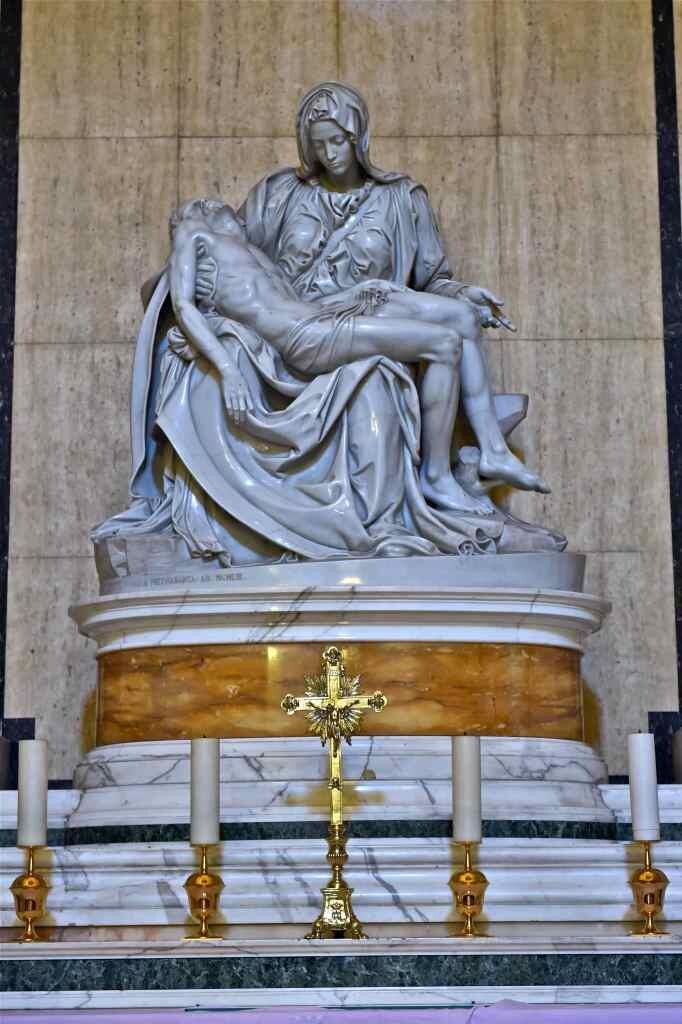 Неаполь. Собор Святого Януария за стенами и катакомбы Неаполя.