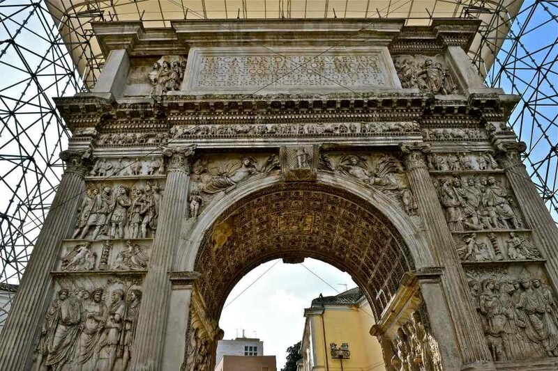 Беневенто Римские памятники.