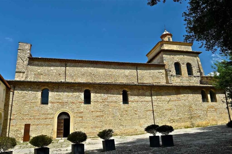 Сполето. Базилика Сан-Сальваторе.